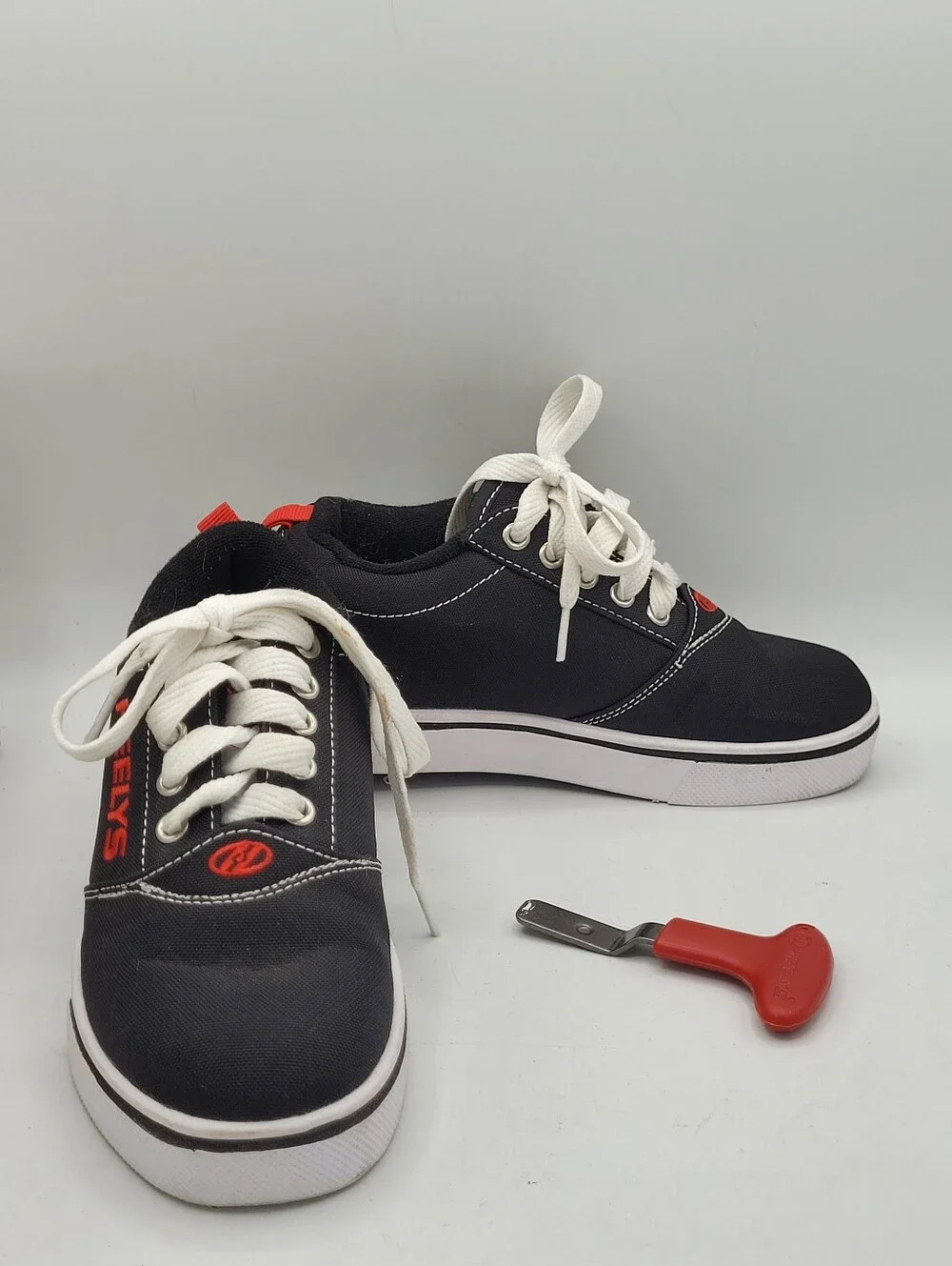 Heelys Skater Shoes Size 1 In Youth